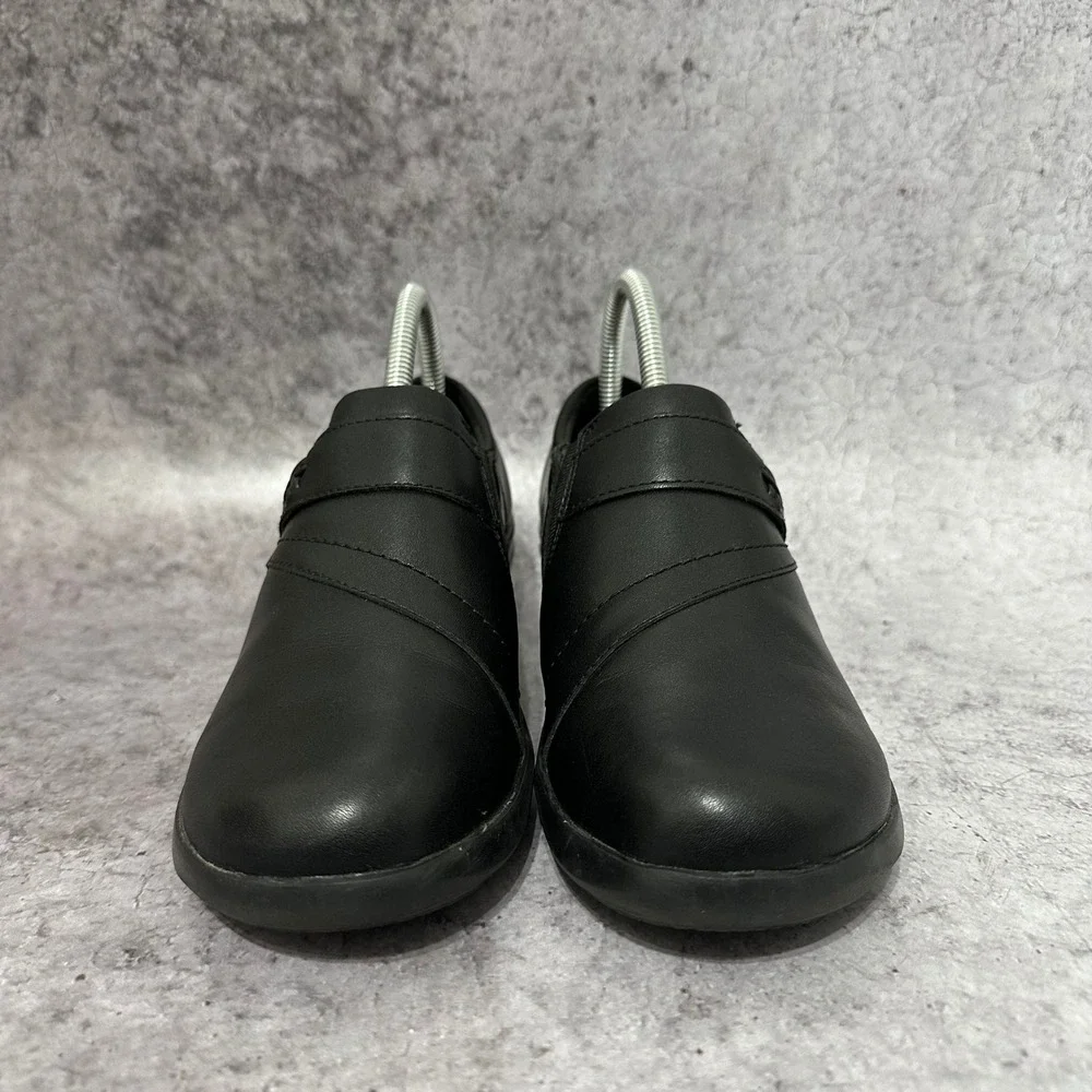Clarks Angie Pearl Womens 8.5 Black Leather Slip On Loafers Low Block Heel